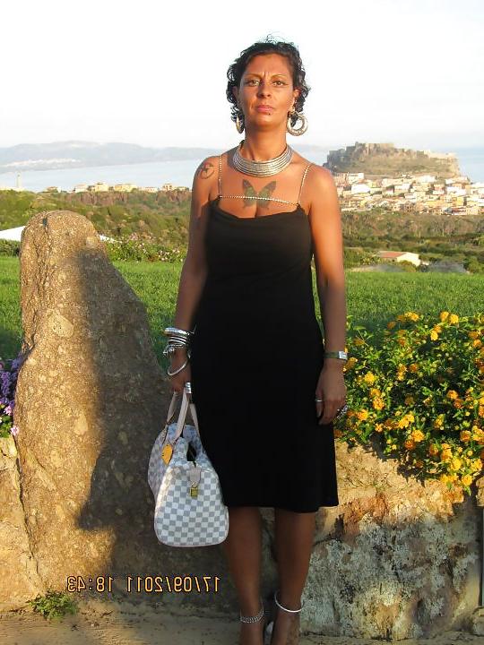 10P Italian women: Raquel