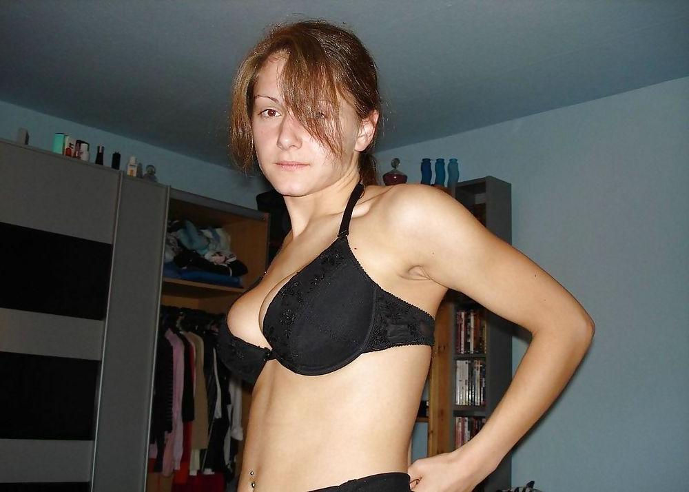 14P Stolen pics of friends wife vacation photos