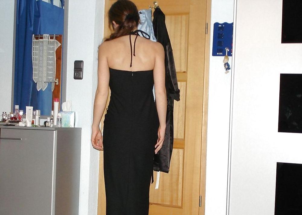 14P Stolen pics of friends wife vacation photos