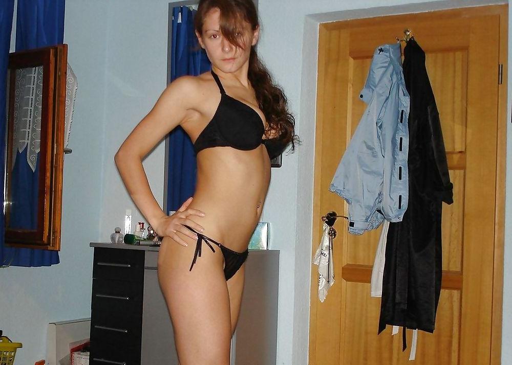 14P Stolen pics of friends wife vacation photos