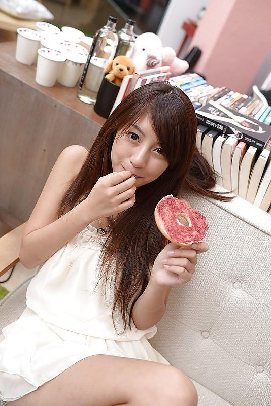 25P W.B.C. Taiwan Girl