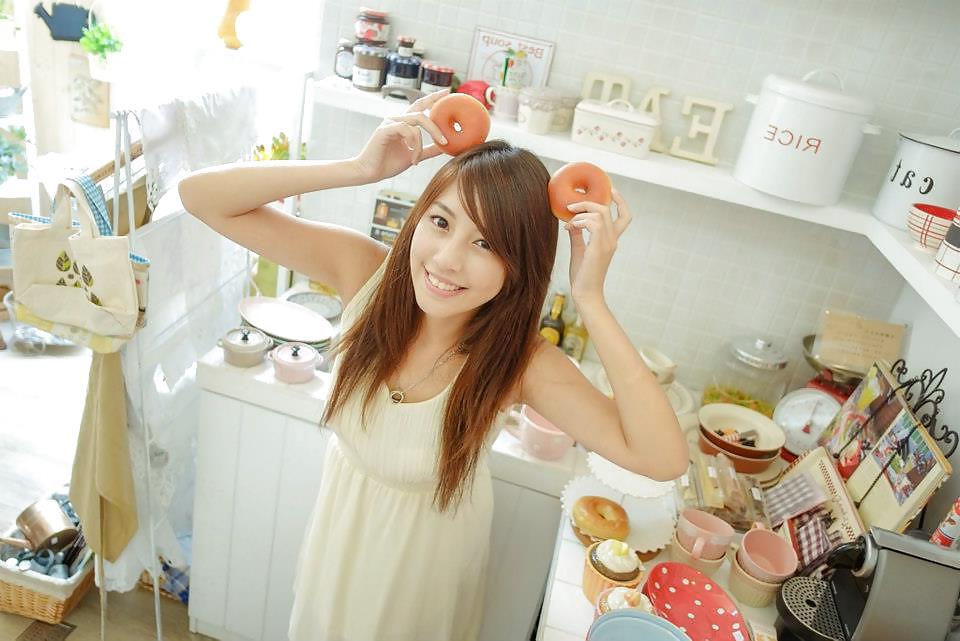 25P W.B.C. Taiwan Girl