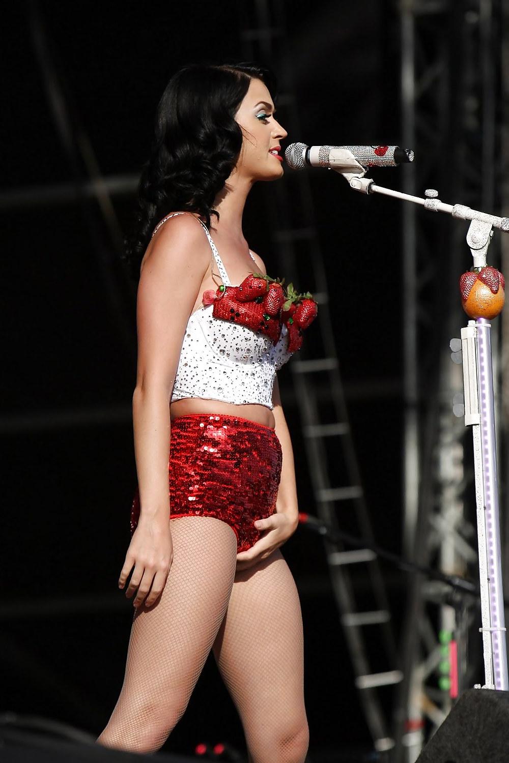25P Sexy Katy Perry 2