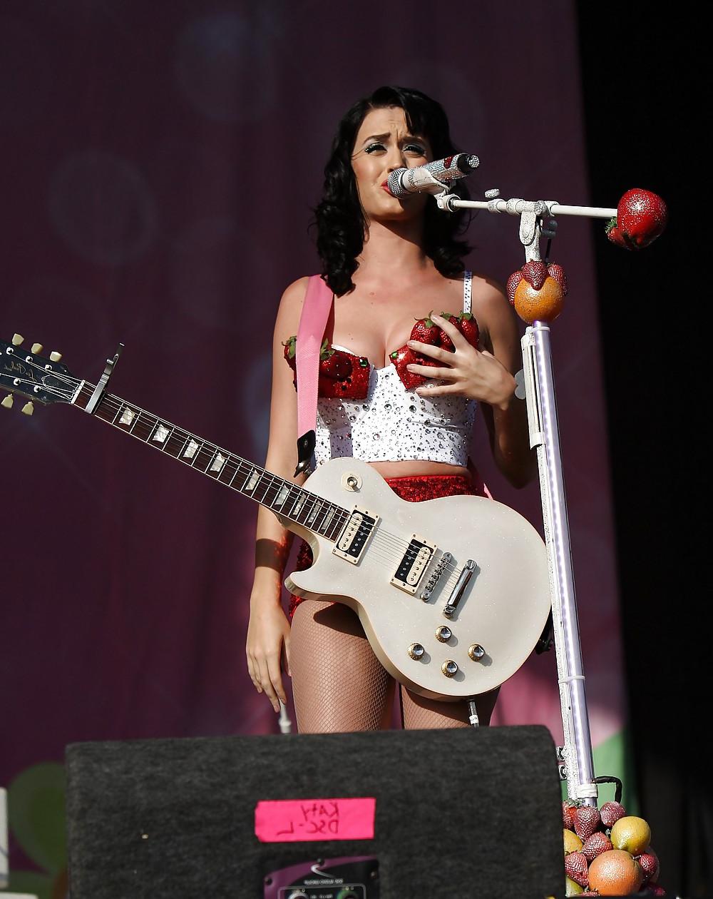 25P Sexy Katy Perry 2