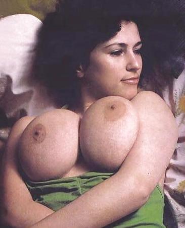 19P Retro Vintage Big Boobs