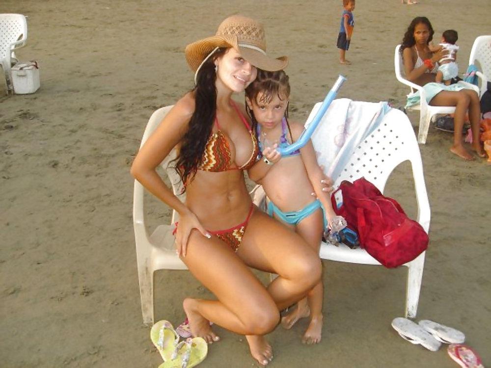 25P Latina dancer