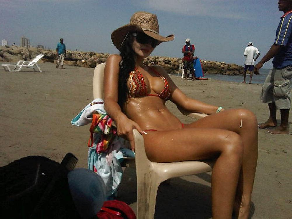 25P Latina dancer