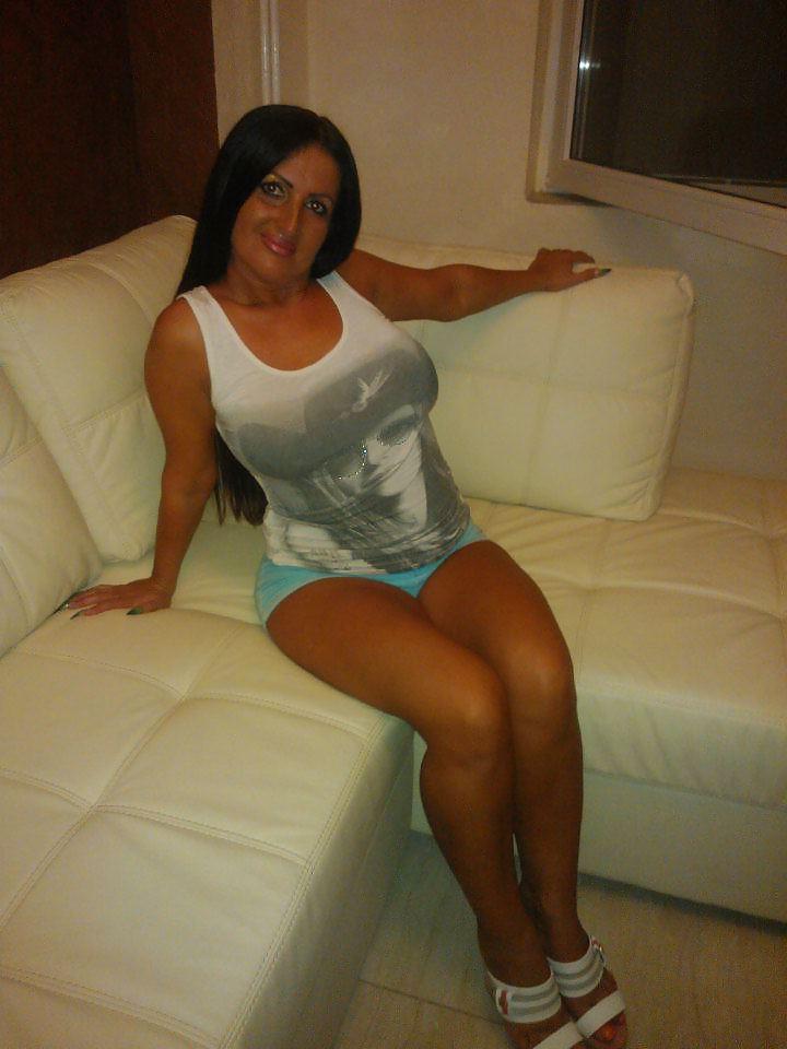 25P Romanian milf: simona