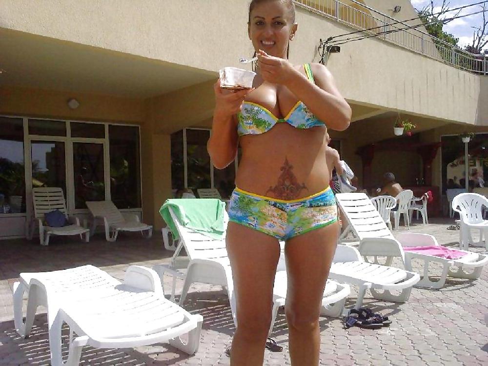 25P Romanian milf: simona