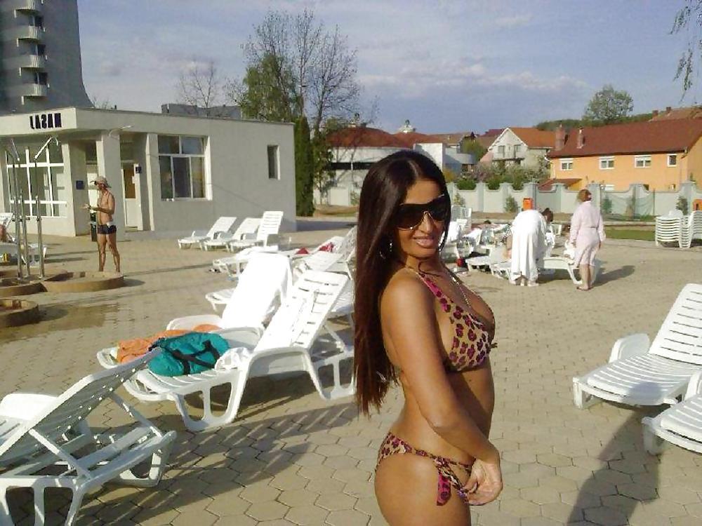 25P Romanian milf: simona