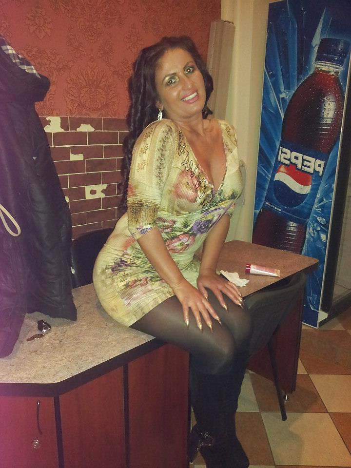 25P Romanian milf: simona