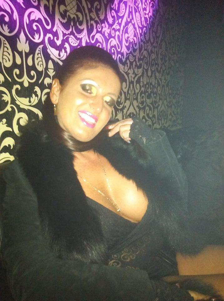 25P Romanian milf: simona