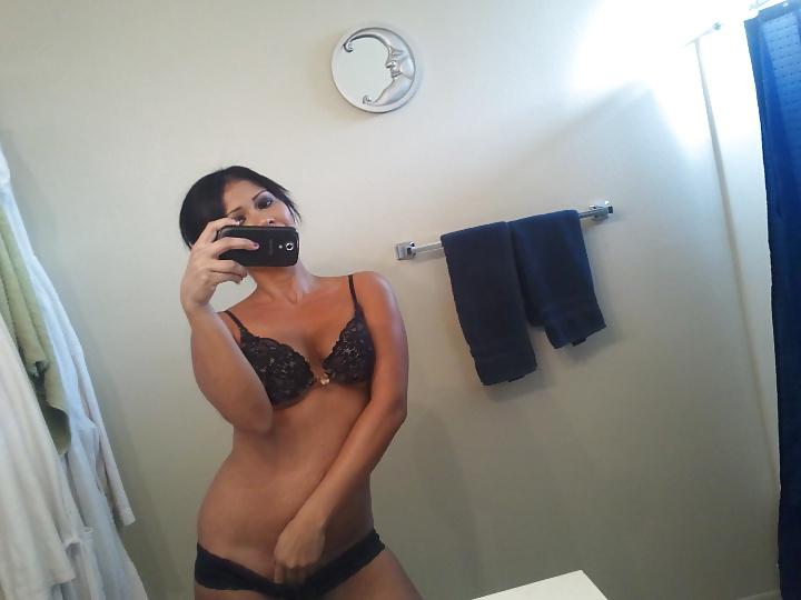 25P Milf latina with legs and ass