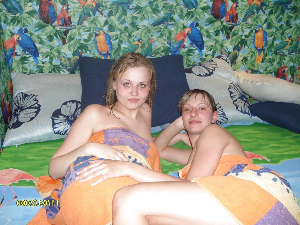 19P POOL BITCHES