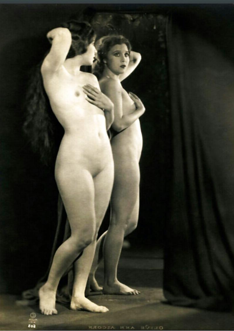 25P Vintage Erotica