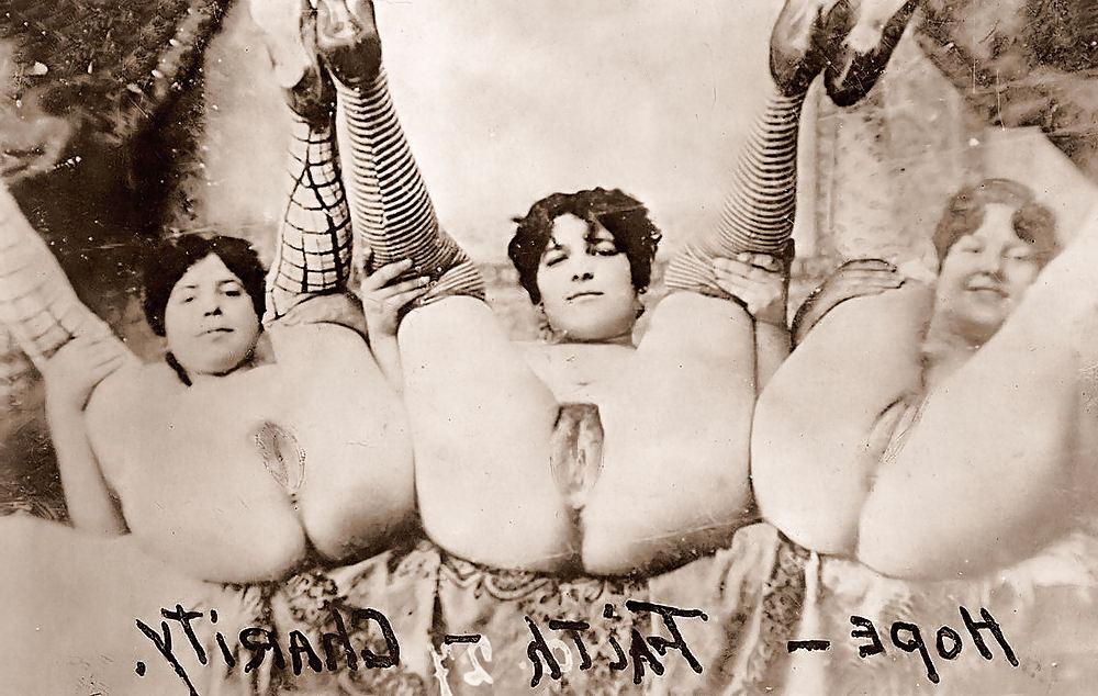 25P Vintage Erotica