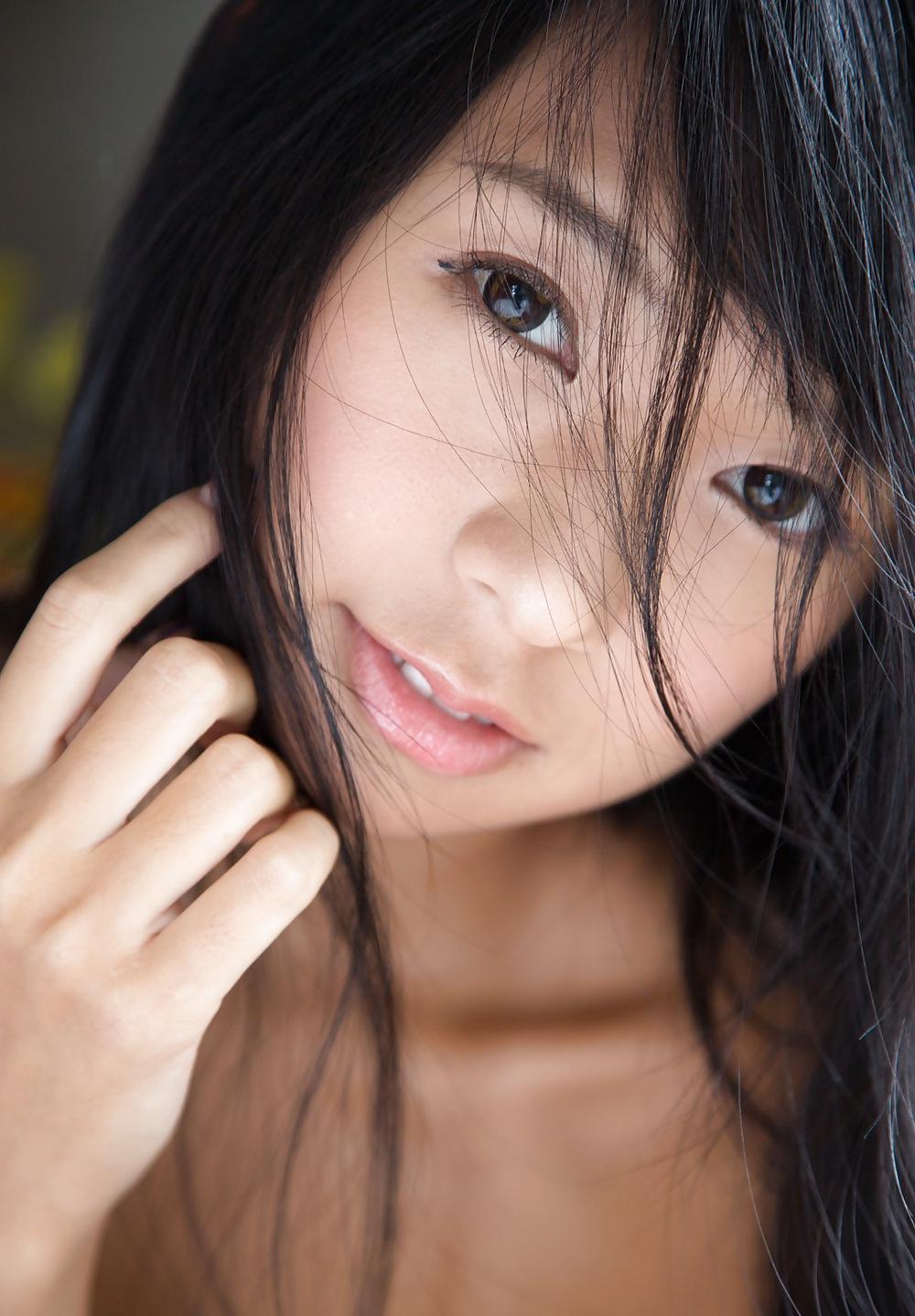 17P Nana Ogura in the pool