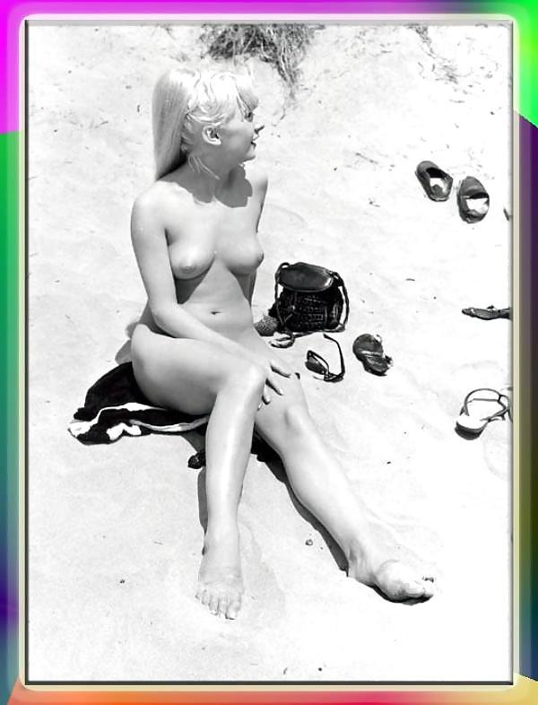 20P Vintage nudist 6.