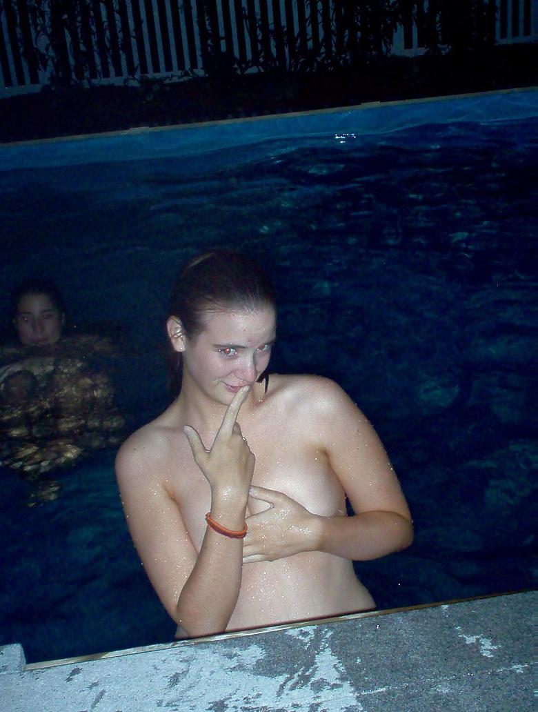 10P Pool Party