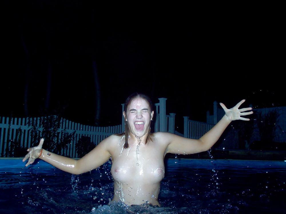 10P Pool Party