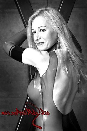 17P Mature Blond Submissive