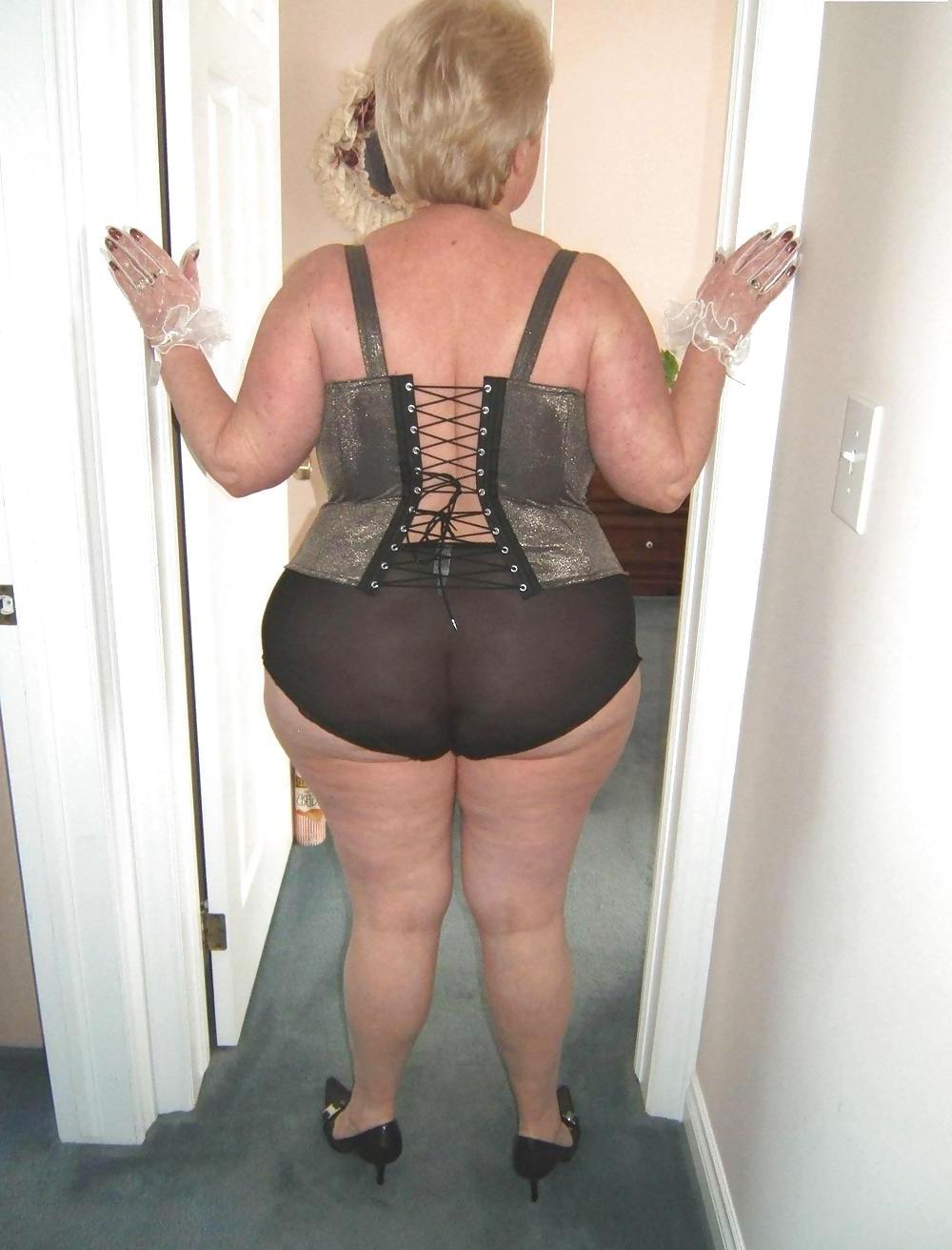 21P Matures are so horny and slutty1