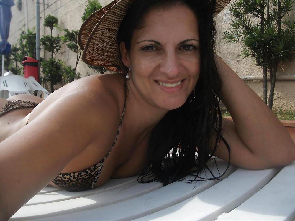 18P How do you fuck this mature mom Angela?