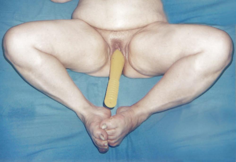 25P My fat friend (ass, feet, dildo )