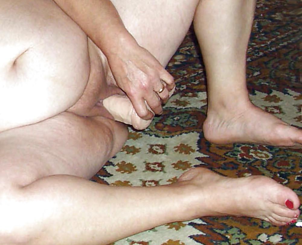 25P My fat friend (ass, feet, dildo )