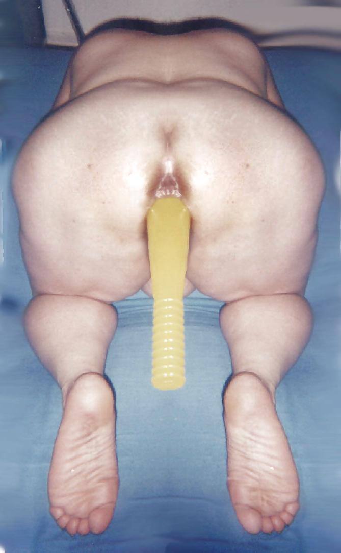 25P My fat friend (ass, feet, dildo )