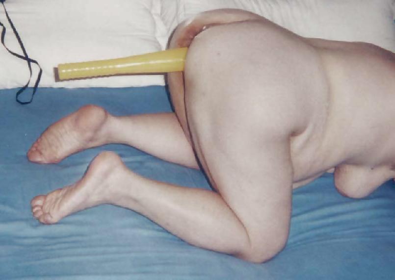 25P My fat friend (ass, feet, dildo )