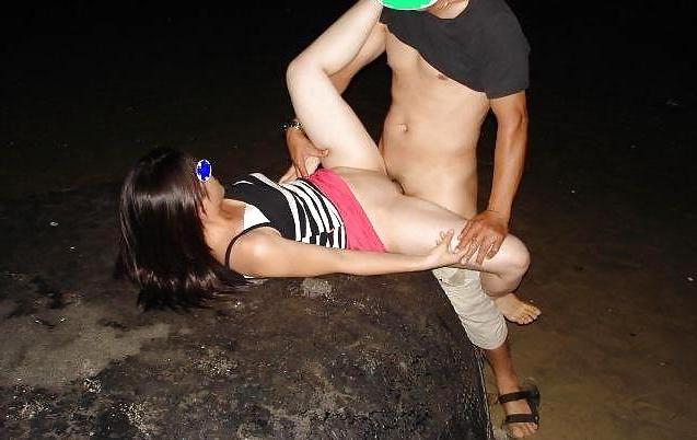 10P Cuckold At The Beach