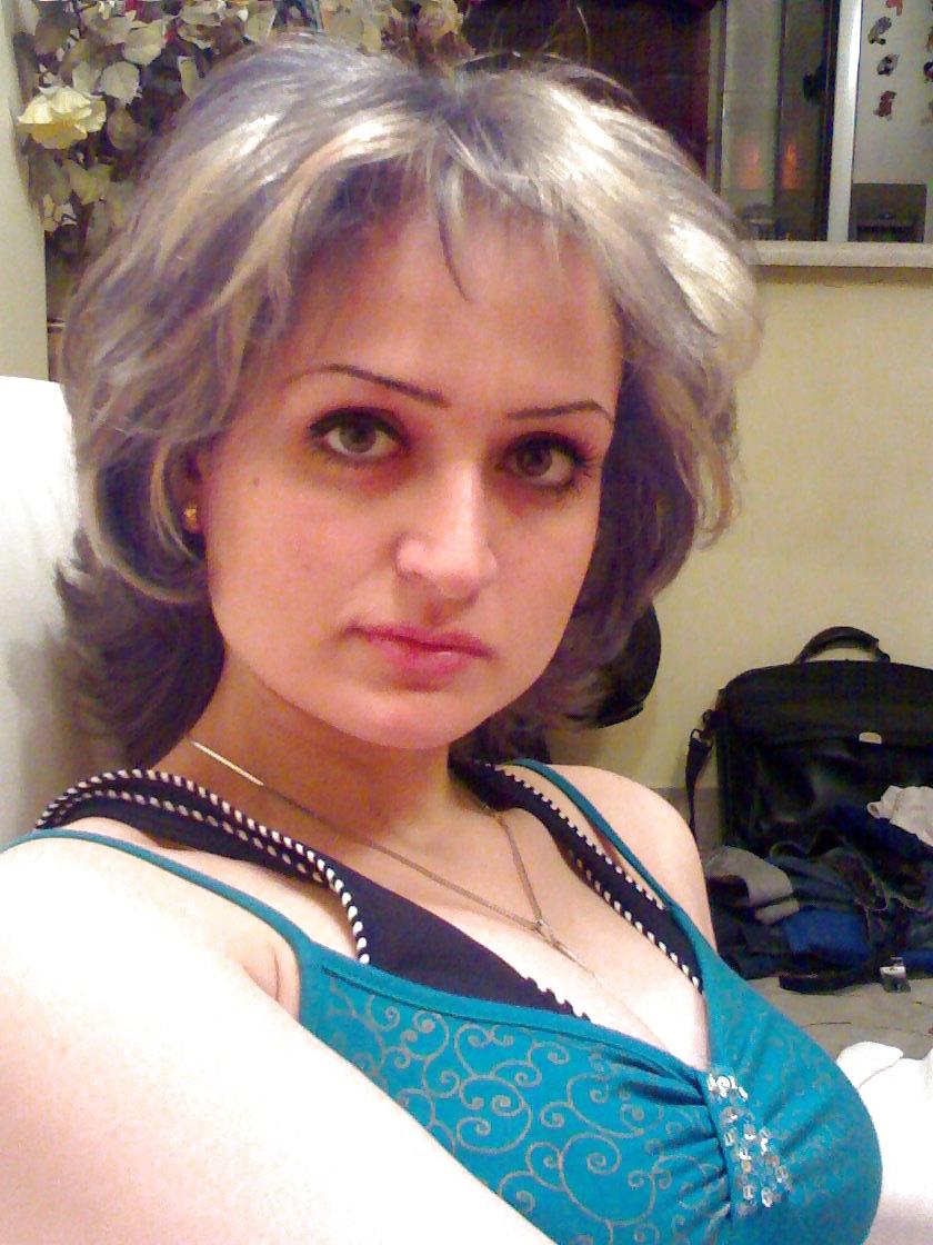 25P Iranian slut