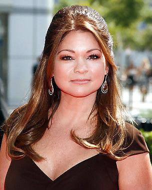 25P Valerie Bertinelli---non nude