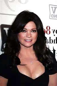 25P Valerie Bertinelli---non nude