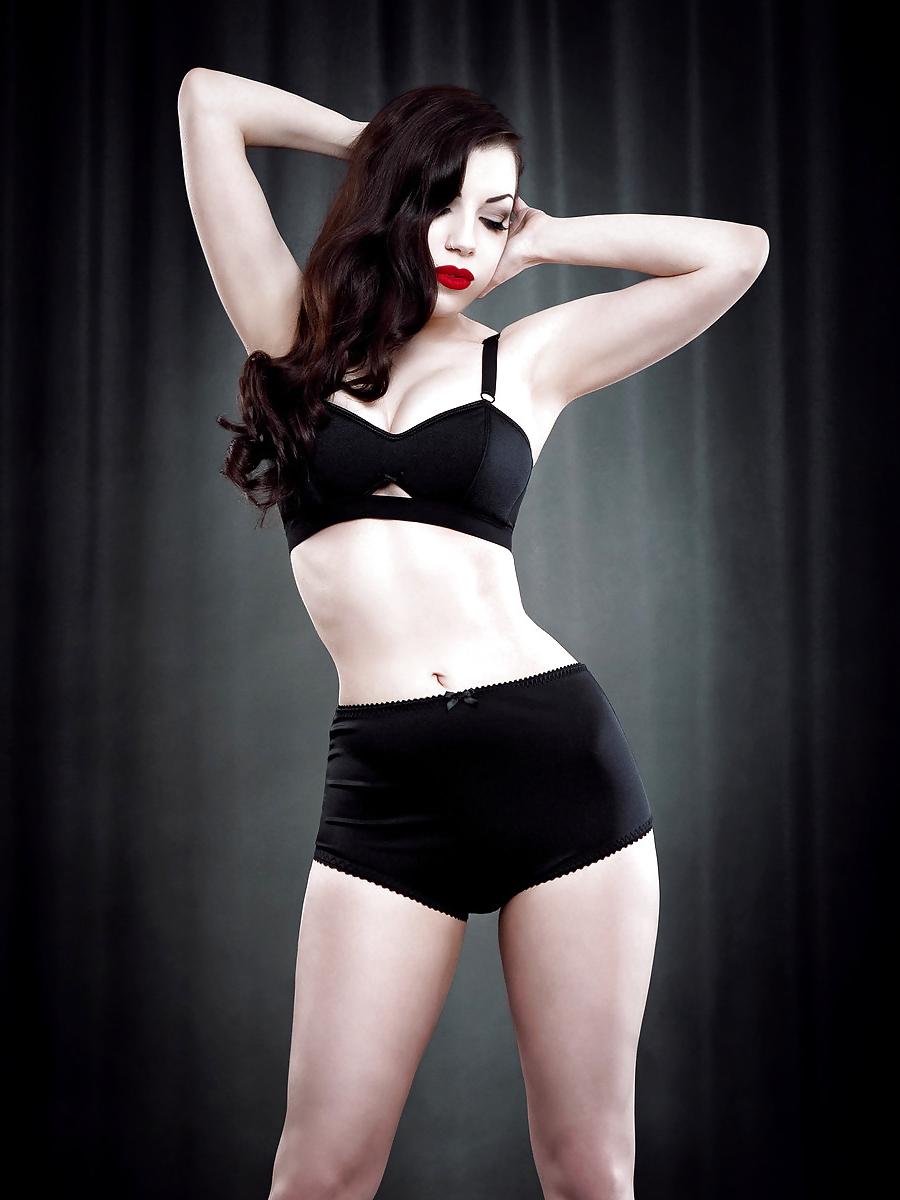 22P Vintage lingerie