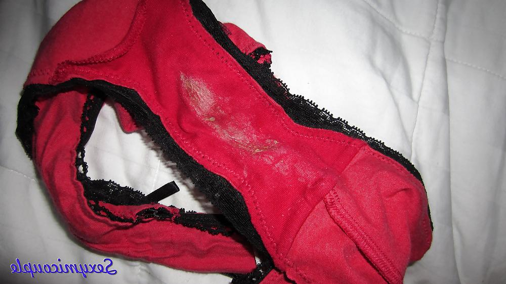 25P Red Black Lace Creampie
