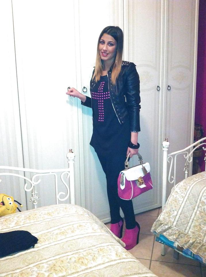 24P Italian girl: sofia