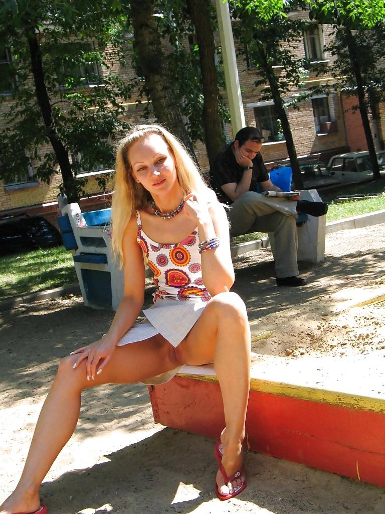 8P Rubia exibicionista