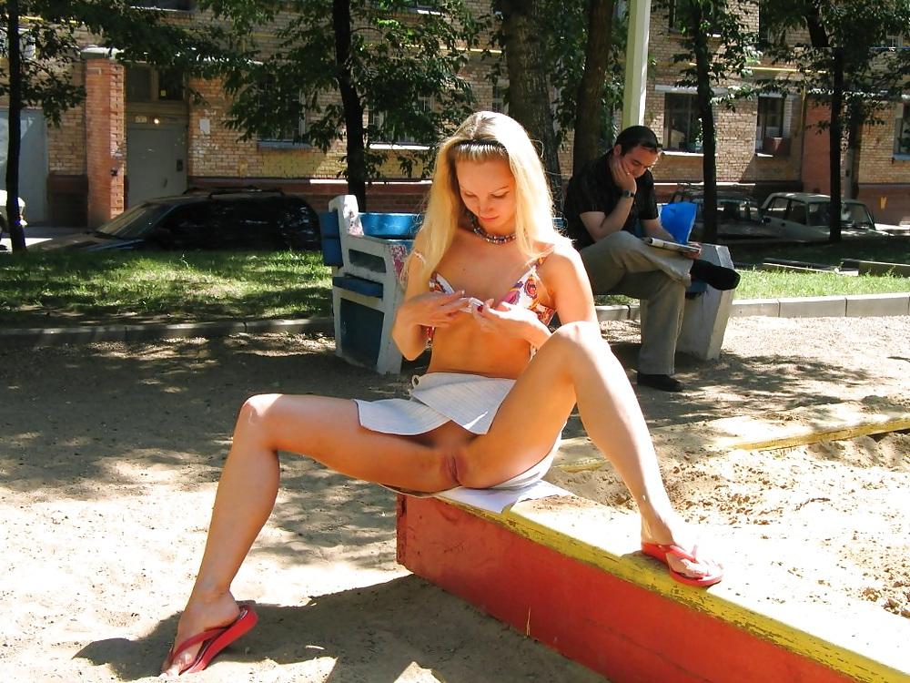 8P Rubia exibicionista