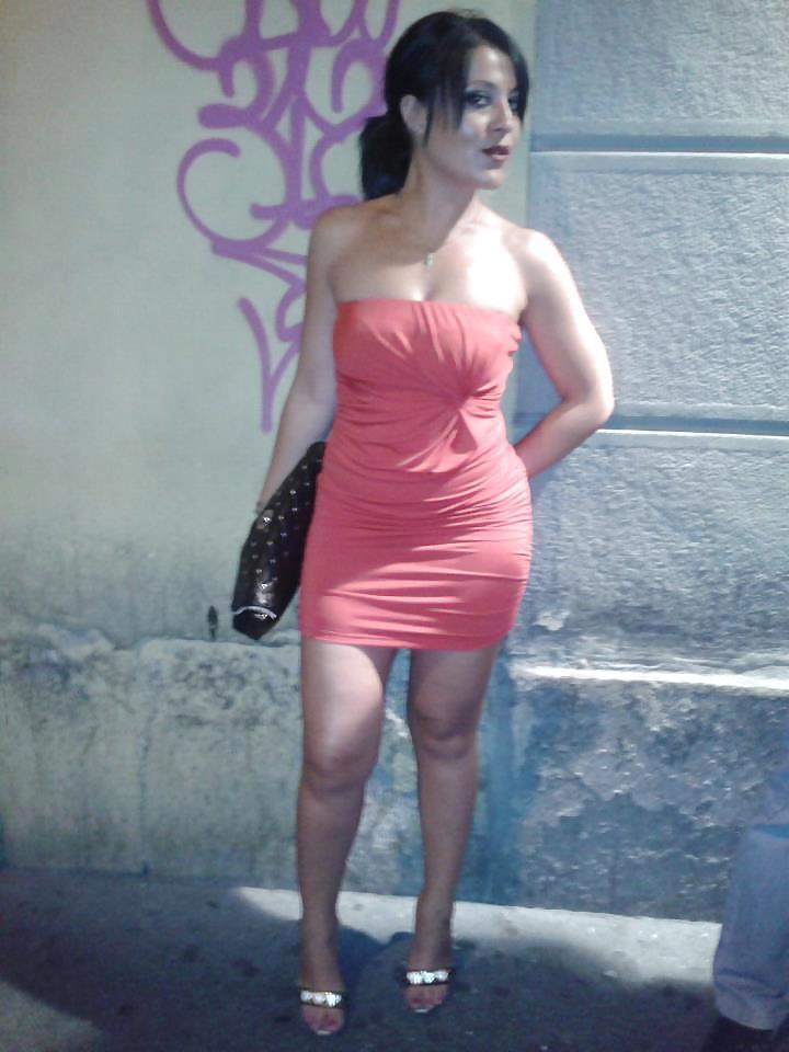 22P Italian women: lucia