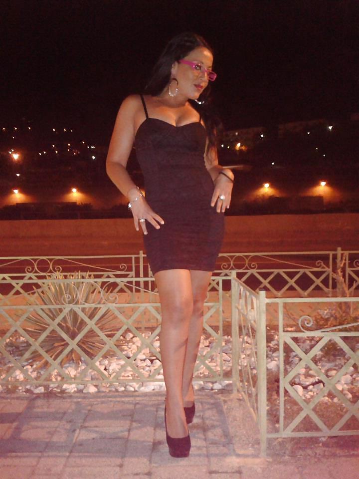 22P Italian women: lucia