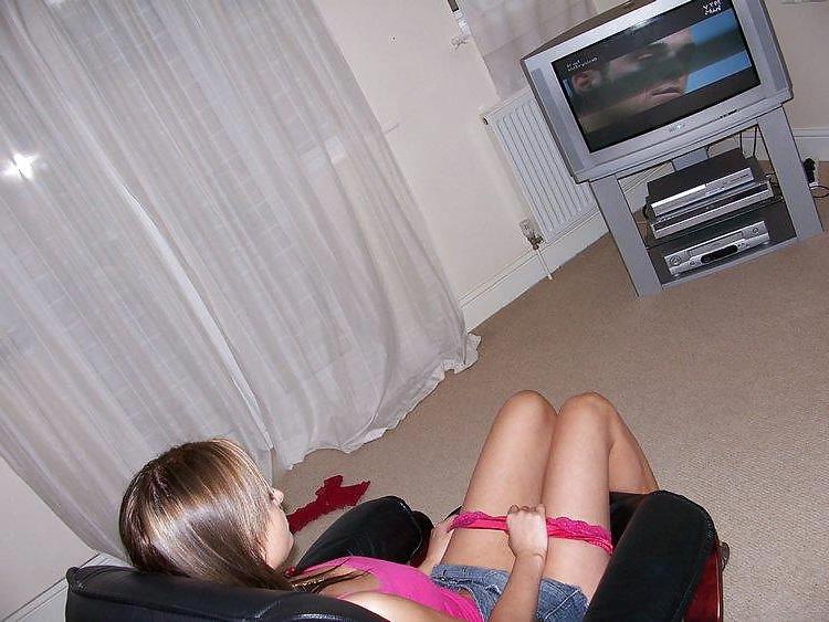 25P AMATEURE - BLONDE GIRL POSING