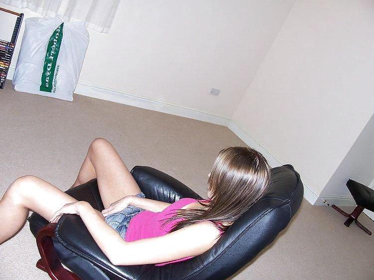 25P AMATEURE - BLONDE GIRL POSING