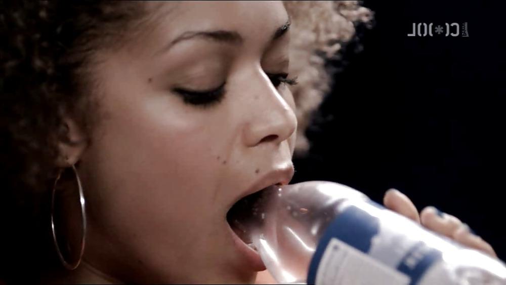 22P Antonia Thomas - Misfits