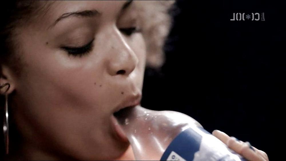 22P Antonia Thomas - Misfits
