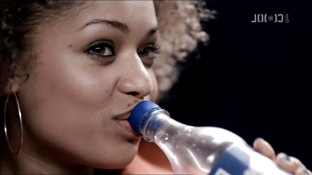 22P Antonia Thomas - Misfits