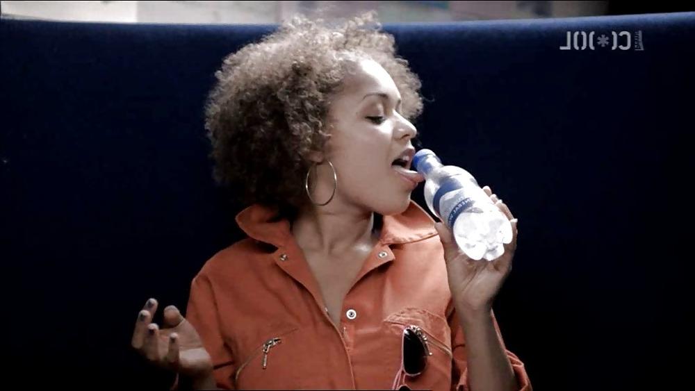 22P Antonia Thomas - Misfits