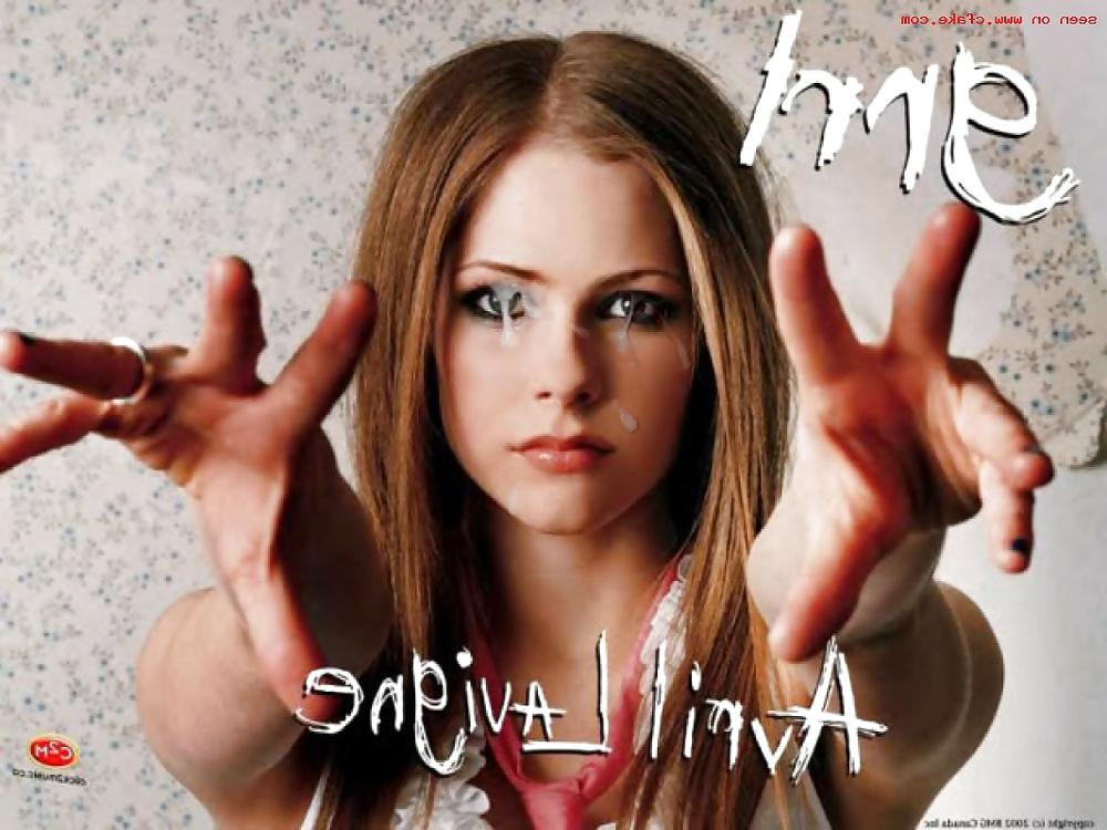 24P Avril Lavigne Nude Fakes