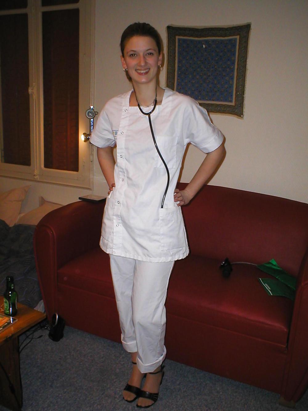25P Italian nurse